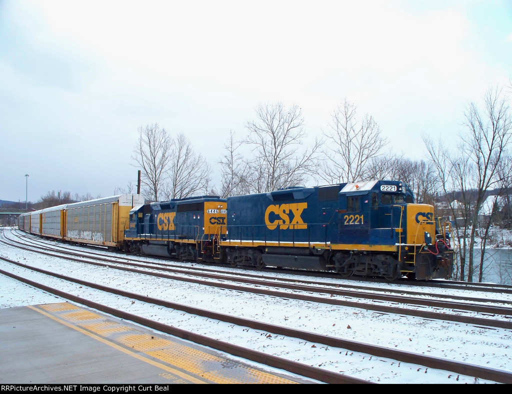 CSX 2221 and 6446
